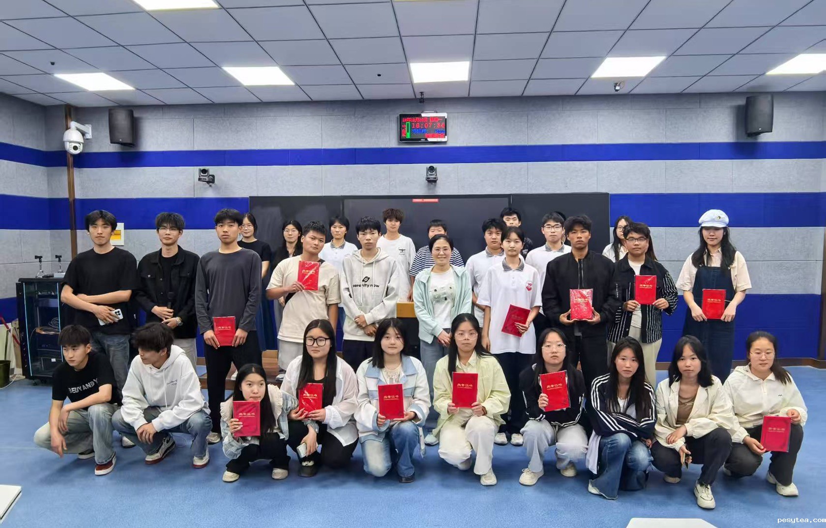 1745641347460224.jpg c2a3d08e4a17ec8599406405fe3094b.jpg